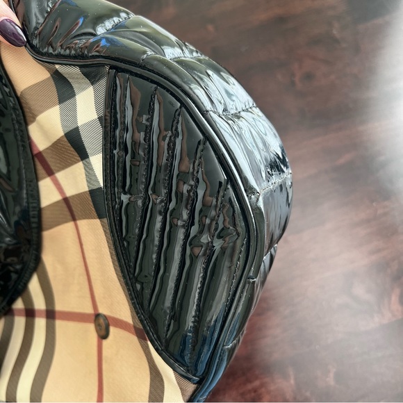 Authentic Vintage Burberry Large Canvas Shoulder Bag w Patent Leather - Picture 8 of 15